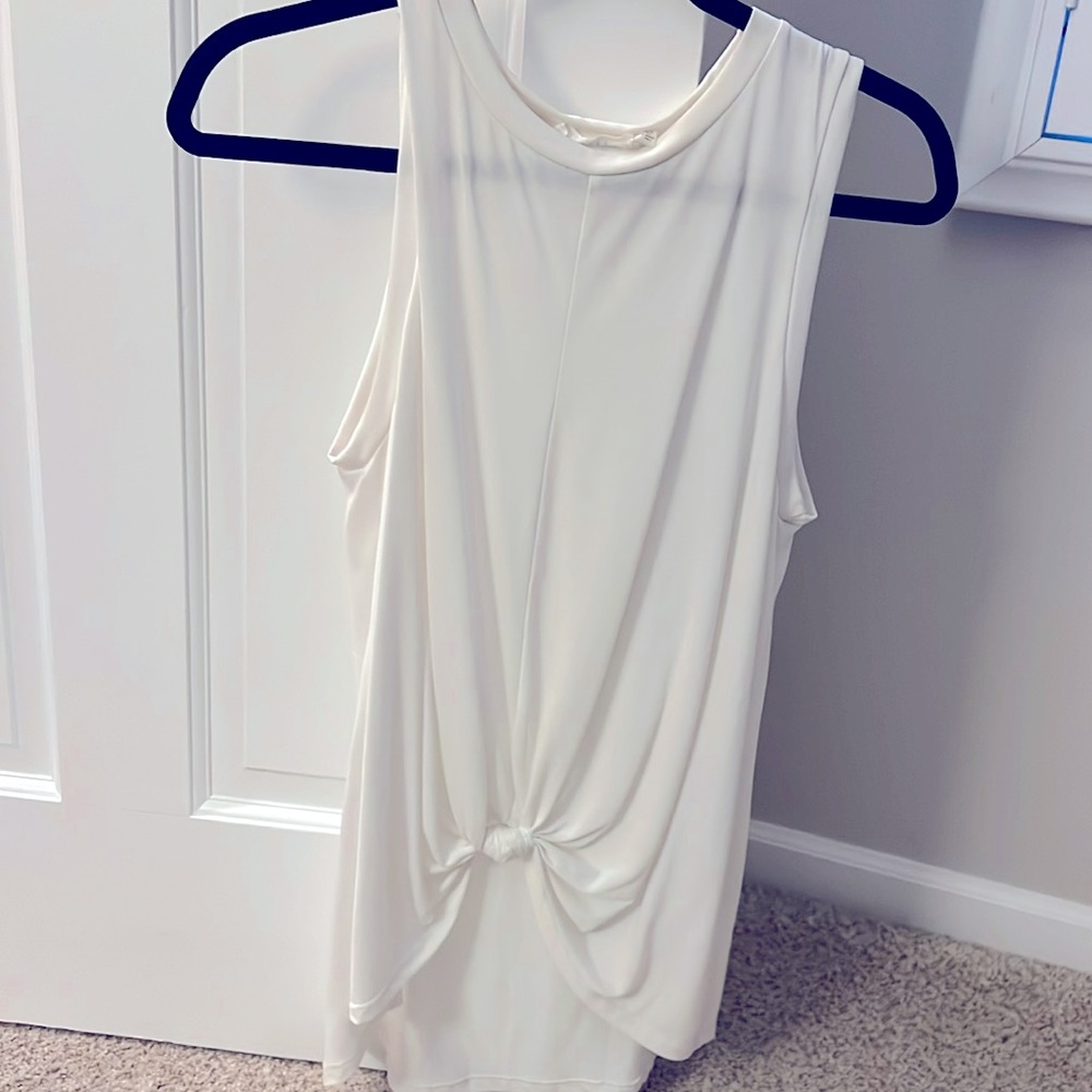 Lush sleeveless blouse with tie at bottom